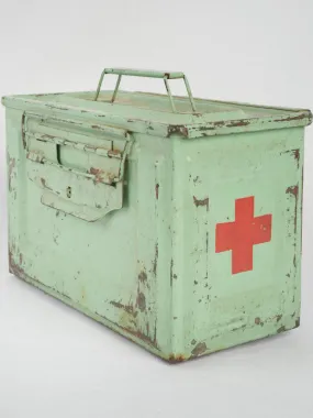 Vintage military first aid box w/ green patina & red cross - Pharmacie 12¼" x 6¾"