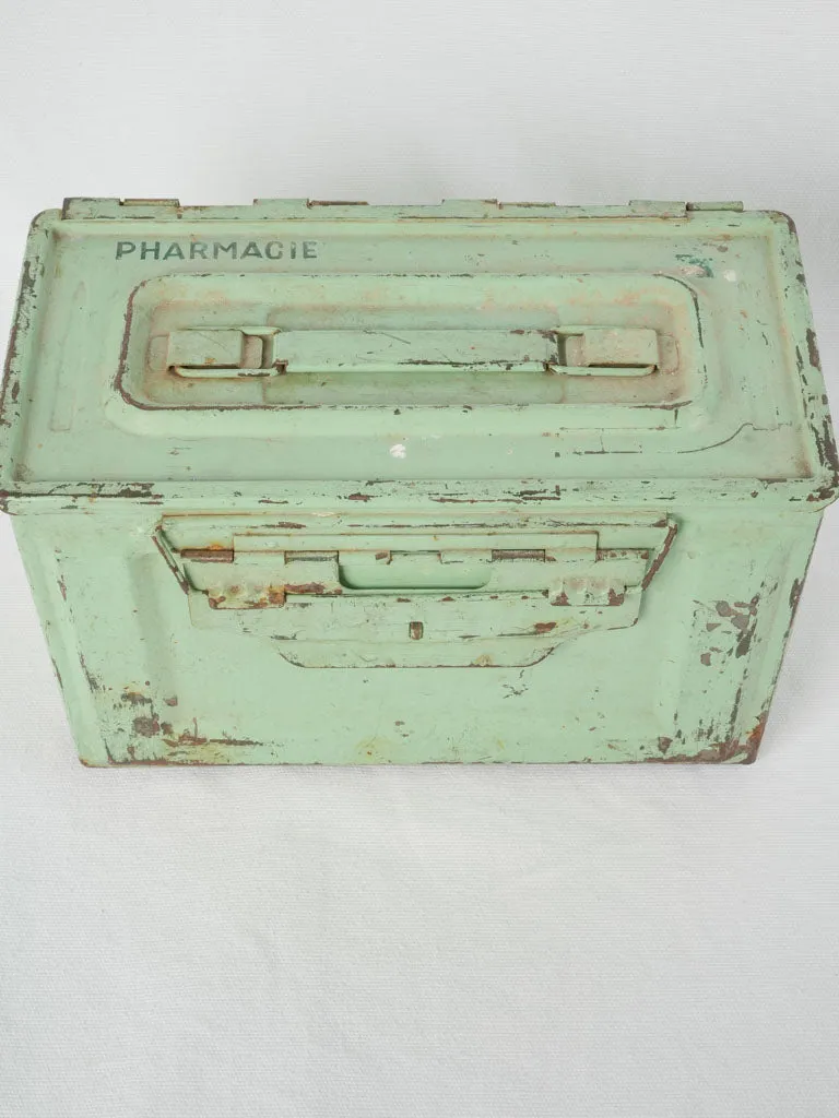 Vintage military first aid box w/ green patina & red cross - Pharmacie 12¼" x 6¾"