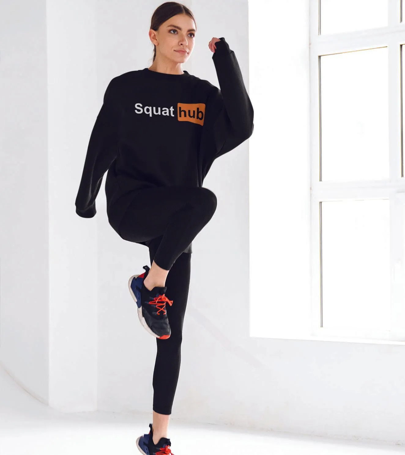 Women's Loose fit Squat hub Sweatshirt (Black)